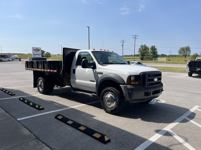 Used 2007 Ford F550 4x4 Regular Cab Super Duty image 4