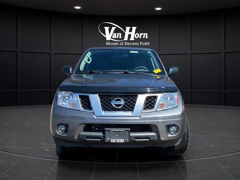 Used 2020 Nissan Frontier SV AWD/4WD image 2