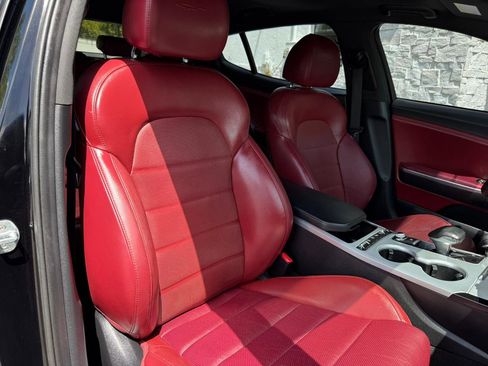 Used 2019 Kia Stinger GT2 image 29