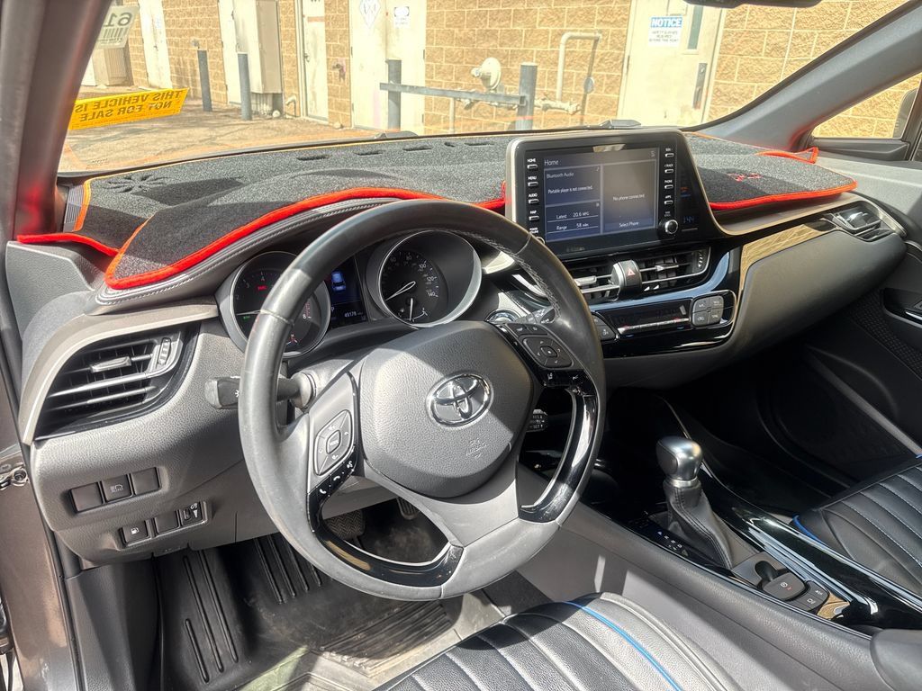 Used 2019 Toyota C-HR XLE FWD image 14