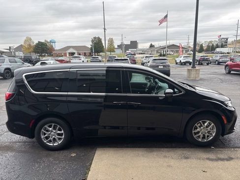 New 2026 Chrysler Pacifica Select image 8