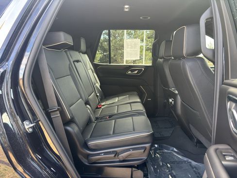 Used 2024 GMC Yukon SLT w/ Max Trailering Package image 11