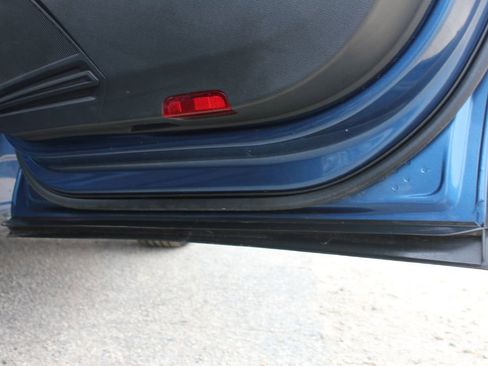 Used 2019 Volkswagen Tiguan SE image 49