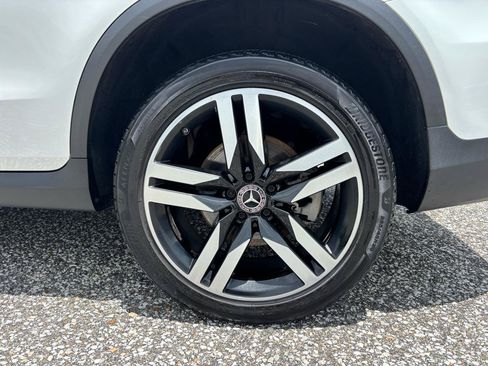 Used 2021 Mercedes-Benz GLC 300 w/ Premium Package image 30