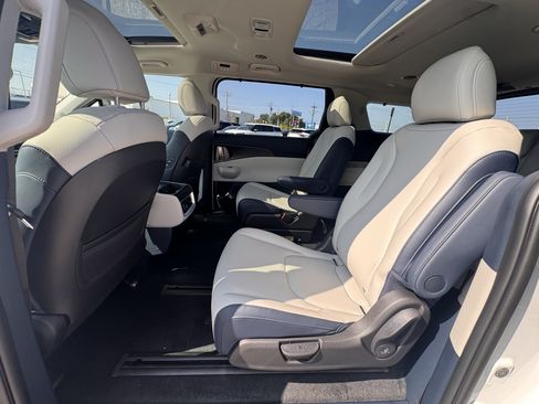 New 2027 Kia Carnival SX FWD image 14