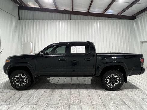 Used 2022 Toyota Tacoma Limited image 2