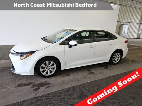 Used 2021 Toyota Corolla LE FWD image 1