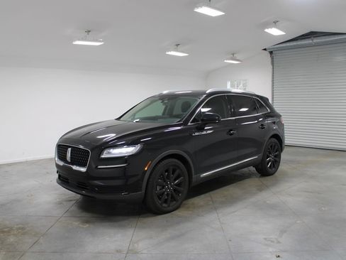 Used 2021 Lincoln Nautilus Reserve w/ Equipment Group 201A image 4