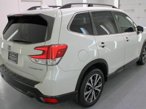 Used 2019 Subaru Forester Limited AWD/4WD image 9