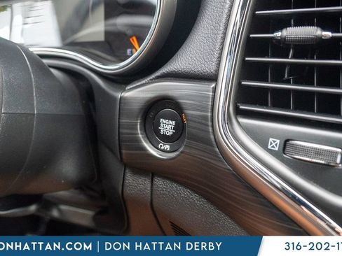 Used 2021 Jeep Grand Cherokee Laredo AWD/4WD image 11