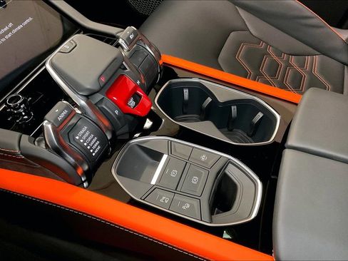 Used 2025 Lamborghini Urus S AWD/4WD image 12