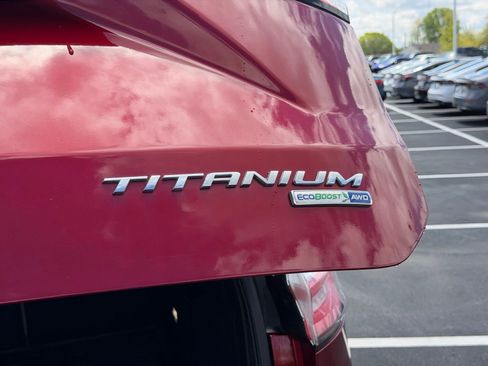 Used 2019 Ford Edge Titanium w/ Equipment Group 301A AWD/4WD image 32