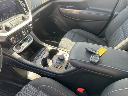 Used 2023 GMC Acadia SLE w/ Driver Convenience Package AWD/4WD image 18