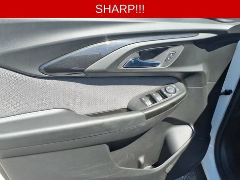 Used 2022 Chevrolet TrailBlazer LT w/ Convenience Package FWD image 9