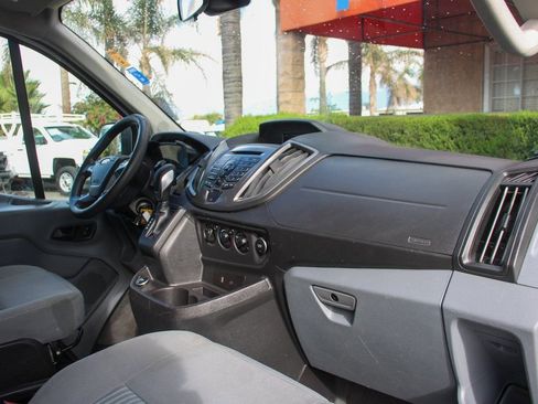 Used 2018 Ford Transit 350 XLT image 33