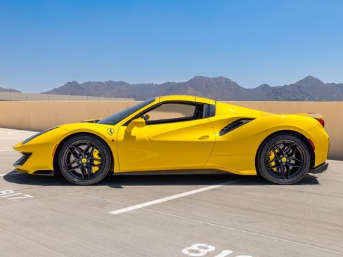 Used 2020 Ferrari 488 Pista Spider RWD image 12