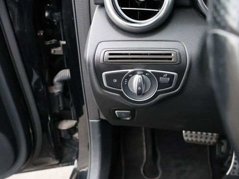 Used 2022 Mercedes-Benz GLC 300 4MATIC image 38