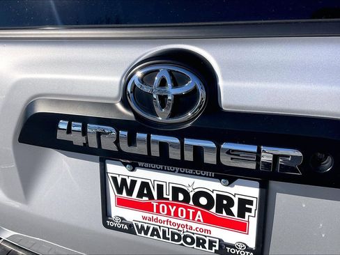 Used 2018 Toyota 4Runner TRD Off-Road image 10