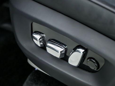 Used 2023 Rolls-Royce Cullinan Black Badge w/ Driver's Package image 28