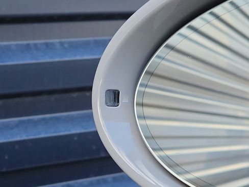 Certified 2022 Porsche Macan image 30