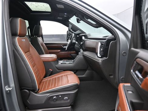 Used 2024 GMC Sierra 3500 Denali Ultimate image 31