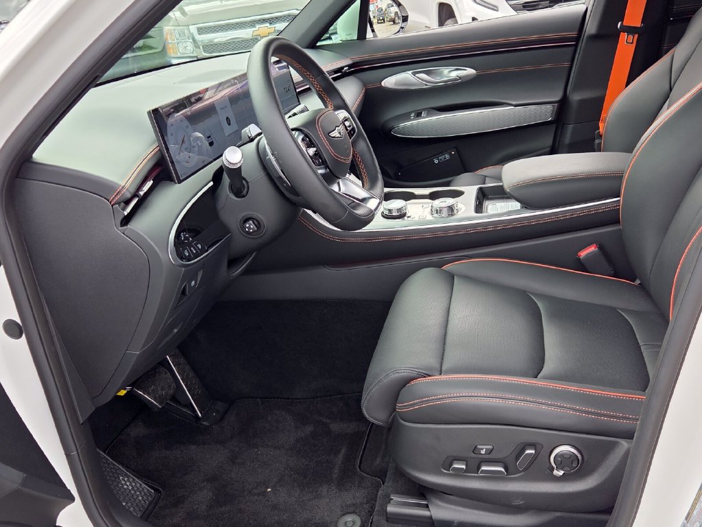 Used 2026 Genesis GV70 2.5T Sport Prestige AWD/4WD image 4