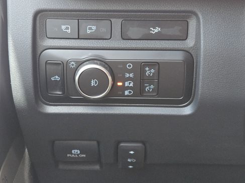 Used 2023 Ford F250 Lariat w/ Black Appearance Package AWD/4WD image 25