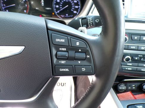 Used 2015 Hyundai Genesis 3.8 w/ Option Group 02 AWD/4WD image 31