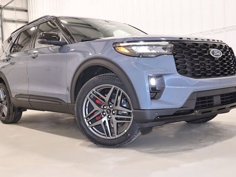 New 2026 Ford Explorer ST-Line w/ ST-Line Street Pack AWD/4WD image 37