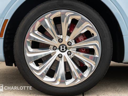 Used 2023 Bentley Bentayga Extended Wheelbase image 12