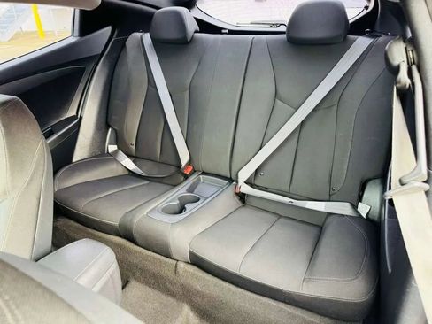 Used 2017 Hyundai Veloster image 10