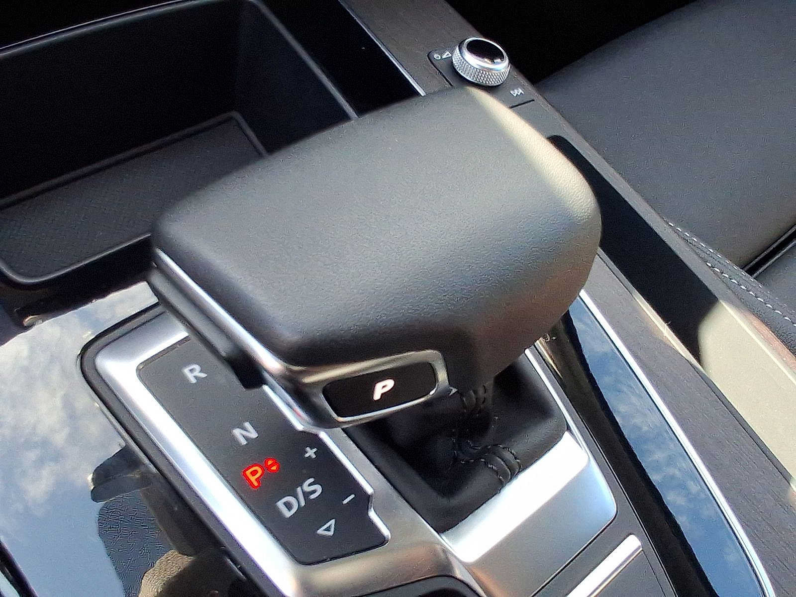 Certified 2024 Audi Q5 e Premium Plus w/ Premium Plus Package AWD/4WD image 18