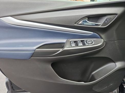 Used 2023 Chevrolet Bolt EUV LT w/ Convenience Package image 25