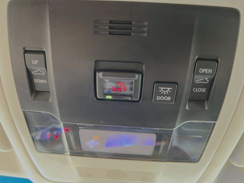 Used 2024 Lexus ES 350 w/ Premium Package image 21