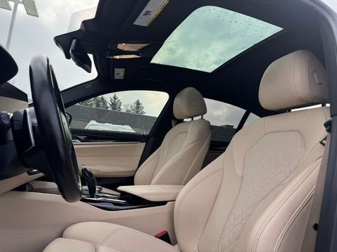 Used 2021 BMW 540i xDrive w/ M Sport Package image 19