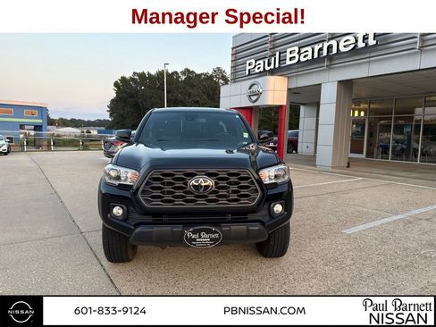Used 2022 Toyota Tacoma TRD Off-Road image 11