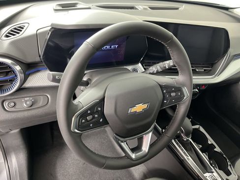 New 2026 Chevrolet Trax LT FWD image 24
