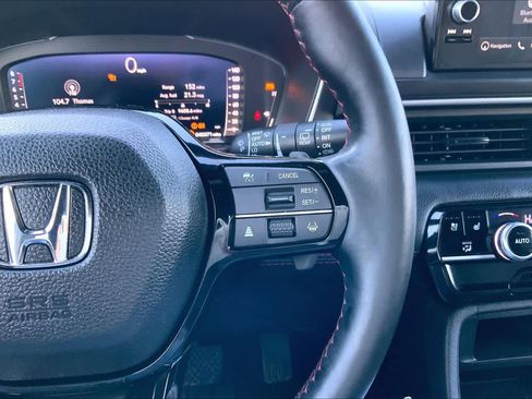 Used 2025 Honda Pilot Black Edition image 25