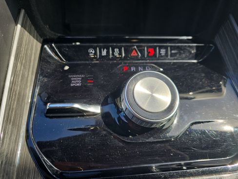 Used 2022 Jeep Wagoneer Series II AWD/4WD image 29
