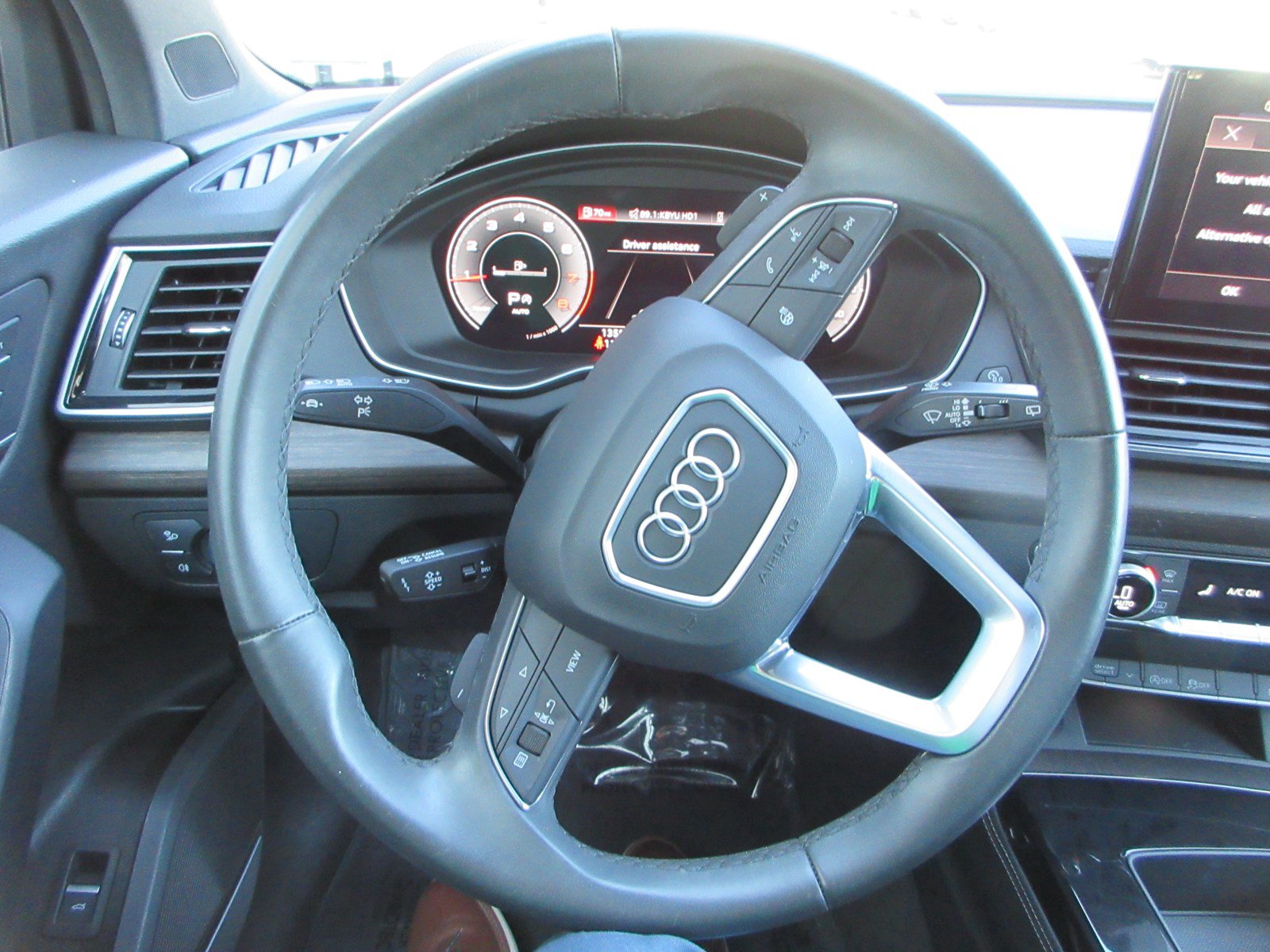 Used 2023 Audi Q5 2.0T Premium Plus w/ Premium Plus Package AWD/4WD image 35