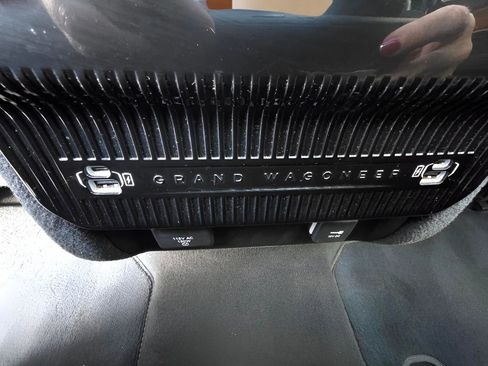Used 2024 Jeep Grand Wagoneer L Series III AWD/4WD image 75