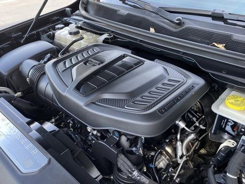 Used 2023 Jeep Wagoneer Series II image 11