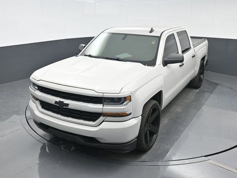 Used 2018 Chevrolet Silverado 1500 Custom w/ Custom Value Package image 16