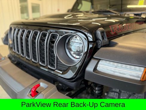 Used 2024 Jeep Wrangler Unlimited Rubicon w/ Convenience Group image 7