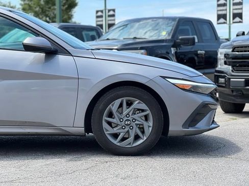 Used 2024 Hyundai Elantra SEL FWD image 10