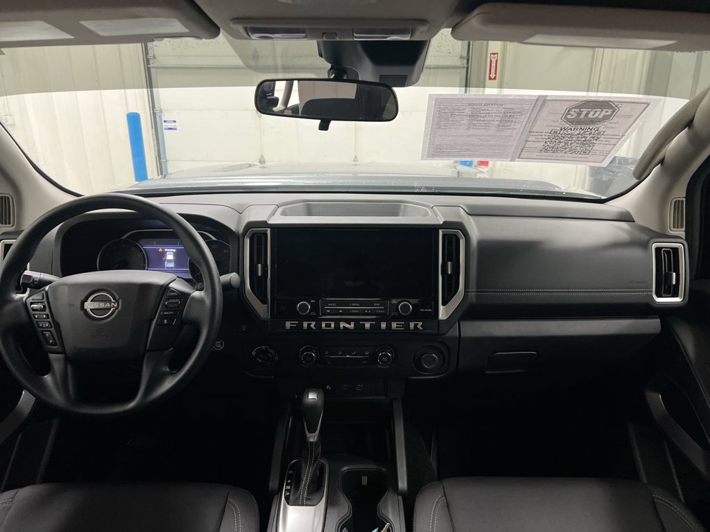 Used 2025 Nissan Frontier SV w/ Tow Package AWD/4WD image 10