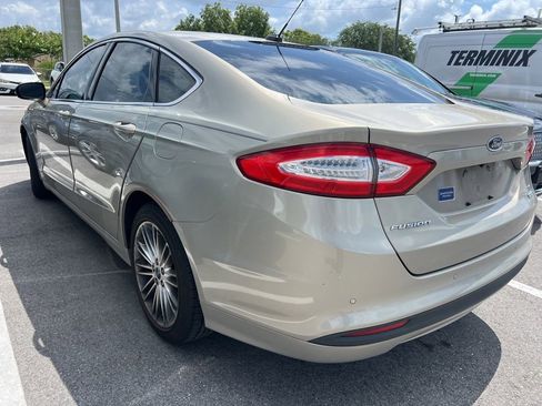 Used 2015 Ford Fusion SE w/ Equipment Group 202A FWD image 3