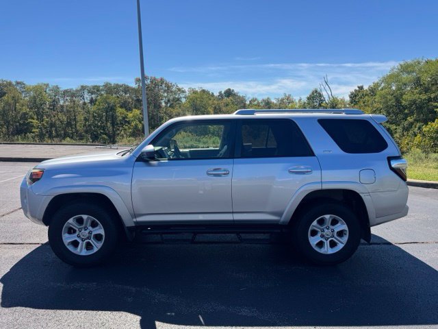 Used 2016 Toyota 4Runner SR5 AWD/4WD image 6