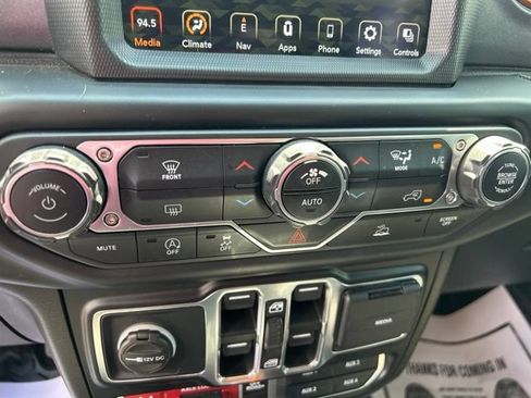 Used 2021 Jeep Gladiator Mojave AWD/4WD image 23