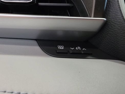 Used 2023 Toyota Highlander XLE AWD/4WD image 54